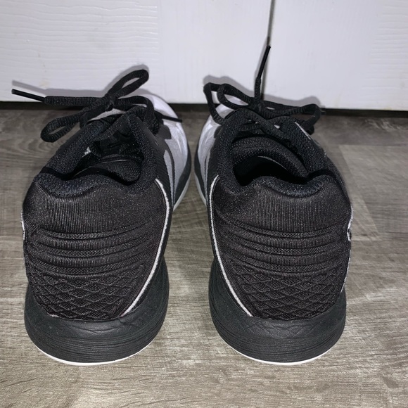 ASICS volleyball shoes - Picture 2 of 4